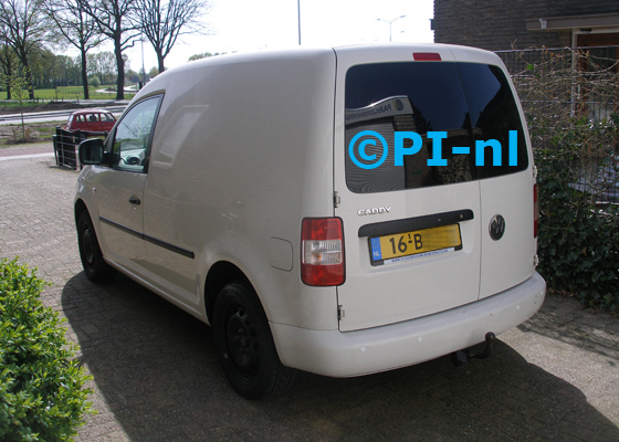 Parkeersensoren (set E 2018) ingebouwd door PI-nl in een Volkswagen Caddy met canbus uit 2007. De pieper werd verstopt. Er werden standaard witte sensoren gemonteerd.