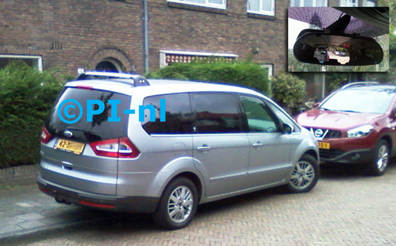Parkeersensoren (set C 2011) ingebouwd door PI-nl in een Ford Galaxy uit 2007. De display is de spiegeldisplay.
