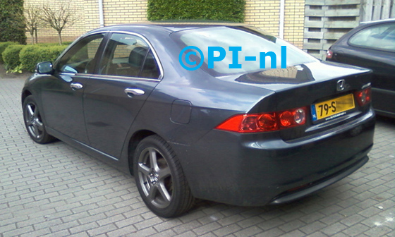 Parkeersensoren (set E 2012) ingebouwd door PI-nl in een Honda Accord uit 2005. De pieper werd verstopt.