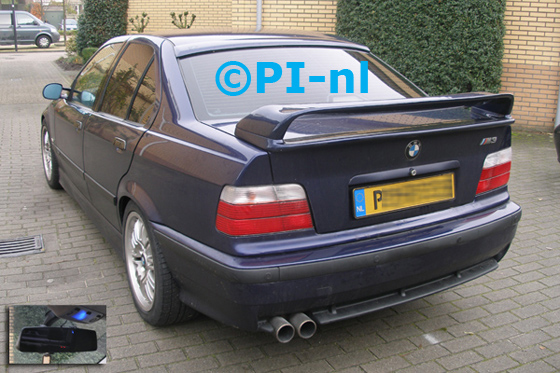 Parkeersensoren ingebouwd door PI-nl in een BMW 3-serie (E36) uit 1997. De display (set C 2013) is het 'spiegelmodel'.