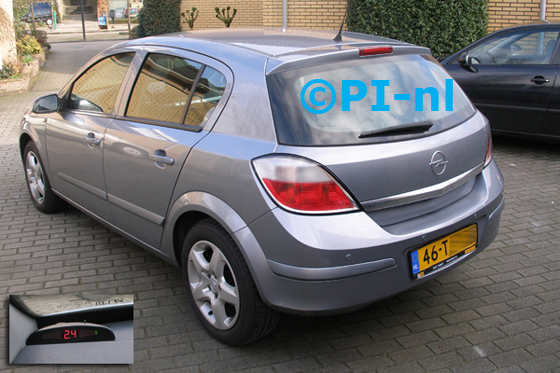 Parkeersensoren ingebouwd door PI-nl in een Opel Astra (Business Edition; met pulserend canbu-systeem) uit 2006. De display (set A 2014) werd linksvoor bij de a-stijl gemonteerd.