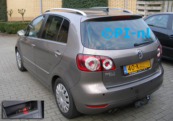 Parkeersensoren ingebouwd door PI-nl in een Volkswagen Golf (5) Plus uit 2010. De display (set A 2014) in de middenconsole gemonteerd. Op verzoek van de klant zijn de sensoren niet meegespoten.