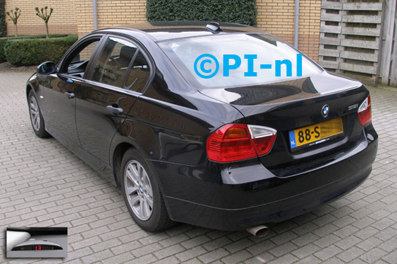 Parkeersensoren ingebouwd door PI-nl in een BMW 318i uit 2006. De display (set A 2014) werd linksvoor bij de a-stijl gemonteerd.