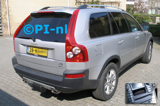 Parkeersensoren ingebouwd door PI-nl in een Volvo XC90 (Amerikaanse uitvoering) uit 2005. De display (set A 2014) werd in de middenconsole gemonteerd.