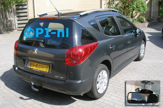 Parkeersensoren ingebouwd door PI-nl in een Peugeot 207 SW uit 2010. De display (set A 2014) werd op de binnenspiegel gemonteerd.