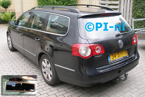 Parkeersensoren ingebouwd door PI-nl in een Volkswagen Passat 1.9 TDi Variant BusinessLine (met canbus) uit 2006. De display (set A 2014) werd op de binnenspiegel gemonteerd.