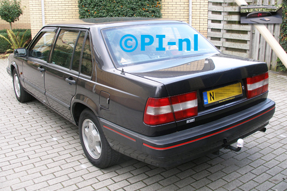 Parkeersensoren ingebouwd door PI-nl in een Volvo 940 (944) uit 1996. De display (set A 2014) werd rechtsvoor bij de a-stijl gemonteerd.