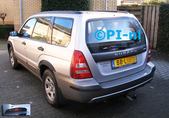 Parkeersensoren ingebouwd door PI-nl in een Subaru Forester uit 2003. De display (set A 2014) werd linksvoor bij de a-stijl gemonteerd.