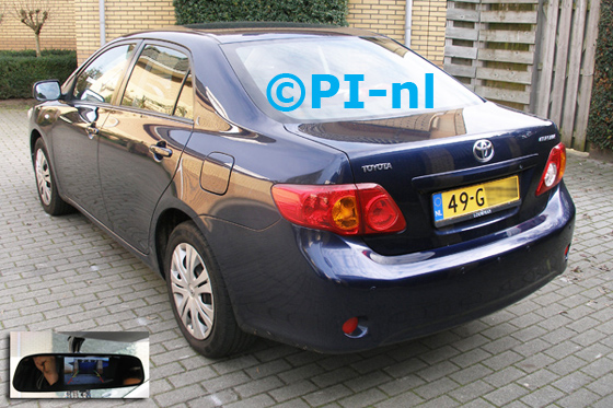 Parkeersensoren ingebouwd door PI-nl in een Toyota Corolla uit 2008. De display (set D 2014) is het spiegelmodel, met camera en sensoren.