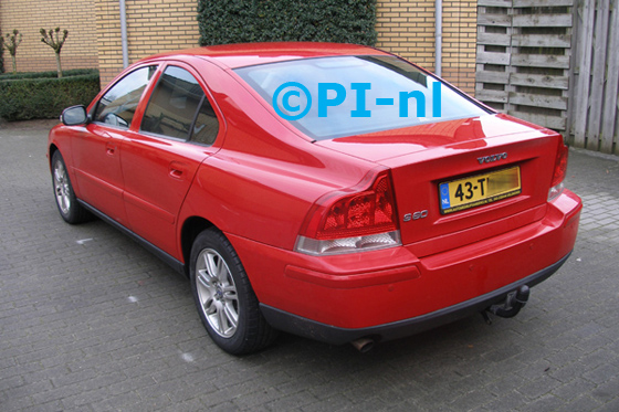 Parkeersensoren ingebouwd door PI-nl in een Volvo S60 uit 2006. De set (set E 2014) maakt alleen gebruik van een (verstopte) zoemer/pieper.