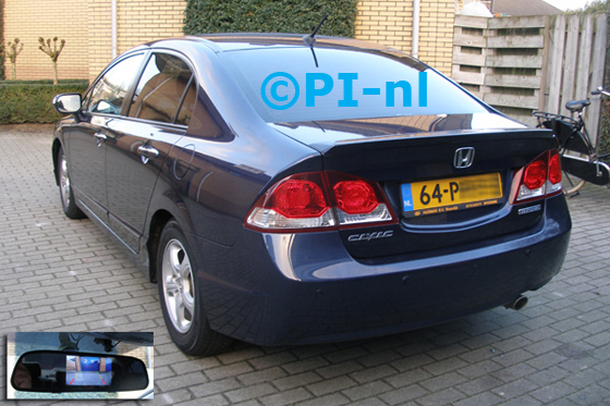 Parkeersensoren (set D 2014) ingebouwd door PI-nl in een Honda Civic Hybride 1.3 Elegance uit 2011. De spiegeldisplay is van de set met camera en sensoren. De kapotte Honda-sensoren werden vervangen door een set van PI-nl.
