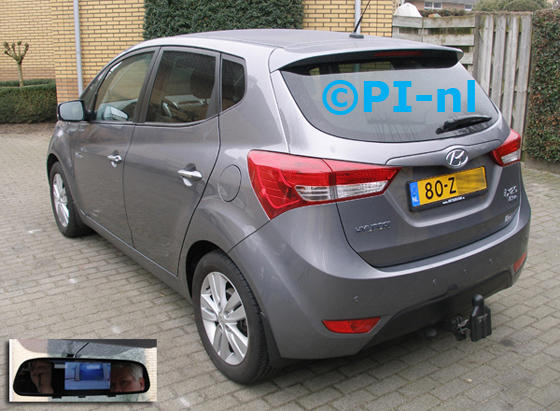 Parkeersensoren ingebouwd door PI-nl in een Hyundai iX20 uit 2013. De spiegeldisplay (set D 2015) is van de set met camera en sensoren.