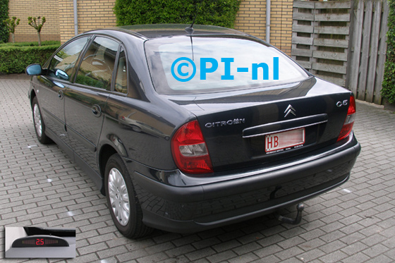 Parkeersensoren ingebouwd door PI-nl in een Citroen C5 Automaat uit 2001. De display (set A 2015) werd linksvoor bij de a-stijl geplaatst.