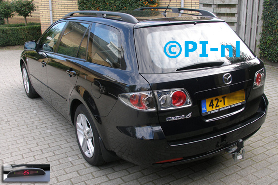 Parkeersensoren ingebouwd door PI-nl in een Mazda 6 1.8 Touring uit 2007. De display (set A 2015) werd linksvoor bij de a-stijl gemonteerd.