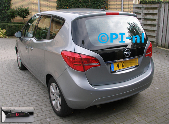 Parkeersensoren ingebouwd door PI-nl in een Opel Meriva uit 2010. De display (set A 2015) werd linksvoor bij de a-stijl gemonteerd.