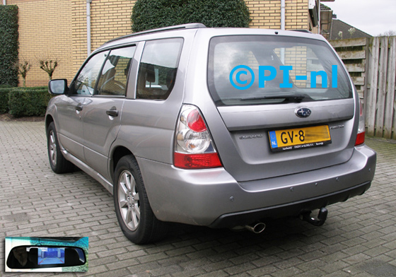 Parkeersensoren ingebouwd door PI-nl in een Subaru Forester uit 2006. De spiegeldisplay (set D 2016) is van de set met camera en sensoren. Op verzoek werden standaard aluminium-kleur sensoren gemonteerd.