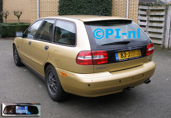 Parkeersensoren ingebouwd door PI-nl in een Volvo V40 uit 2003. Een kapotte Volvo-parkeerset werd vervangen: de spiegeldisplay (set D 2016) is van de set met camera en sensoren. De sensoren werden op verzoek niet gespoten.