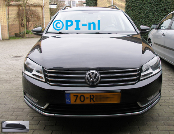 Parkeersensoren ingebouwd door PI-nl in de voorbumper van een Volkswagen Passat Variant Comfortline uit 2011. De display (set A 2016) werd rechtsvoor gemonteerd.
