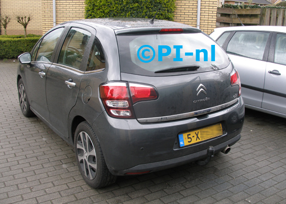 Parkeersensoren ingebouwd door PI-nl in een Citroen C3 VTI uit 2014. De pieper (set E 2016) werd verstopt.