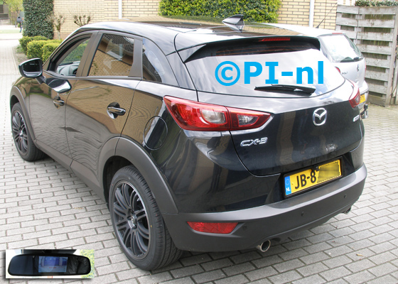 Parkeersensoren ingebouwd door PI-nl in een Mazda CX3 uit 2016 (nieuw). De spiegeldisplay (set F 2016) is van de set met kentekenplaatcamera en sensoren.
