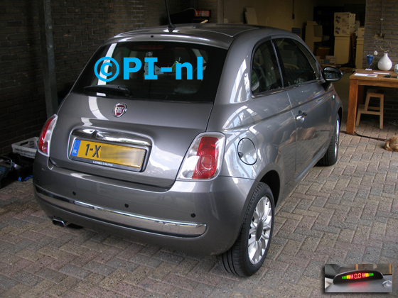 Parkeersensoren ingebouwd door PI-nl in een Fiat 500 uit 2014. De display (set A 2016) werd linksvoor gemonteerd.