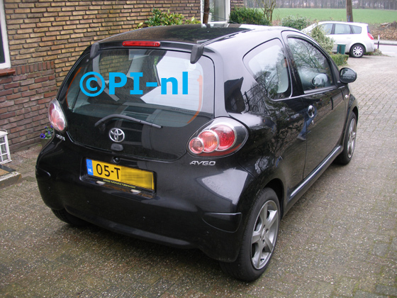 Parkeersensoren ingebouwd door PI-nl in een Toyota Aygo uit 2006. De pieper (set E 2017) werd verstopt.