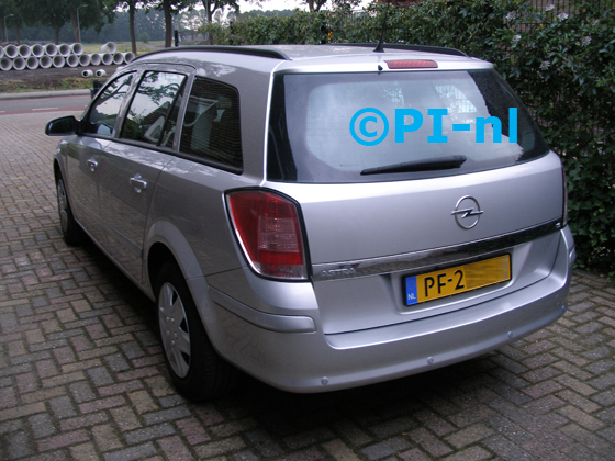 Parkeersensoren ingebouwd door PI-nl in een Opel Astra Wagon uit 2008. De pieper (set E 2017) werd verstopt. Er werden standaard zilveren sensoren gemonteerd.