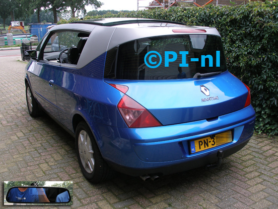 Parkeersensoren ingebouwd door PI-nl in een Renault Avantime Dynamic uit 2002. De spiegeldisplay (set F 2017) is van de set met kentekenplaatcamera en sensoren.