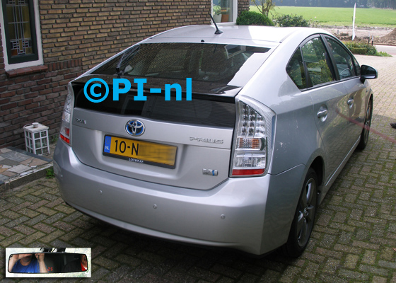 Parkeersensoren ingebouwd door PI-nl in een Toyota Prius uit 2010. De display (set C 2017) is het spiegelmodel.