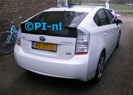 Parkeersensoren ingebouwd door PI-nl in een Toyota Prius uit 2009. De pieper (set E 2017) werd verstopt.