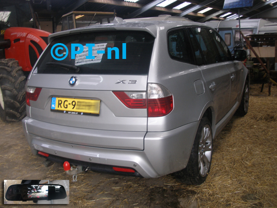 Parkeersensoren (set D 2017) ingebouwd door PI-nl in een BMW X3 M-sport met canbus uit 2010. De spiegeldisplay is van de set met bumpercamera en standaard zilveren sensoren.