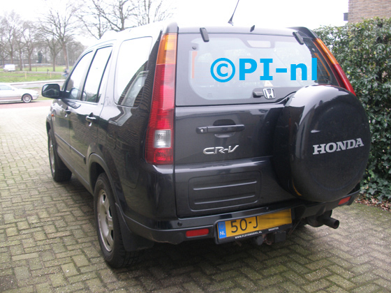Parkeersensoren ingebouwd door PI-nl in een Honda CR-V uit 2002. De pieper (set E 2018) werd verstopt.