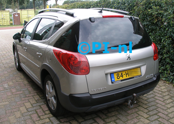 Parkeersensoren (set E 2018) ingebouwd door PI-nl in een Peugeot 207 SW uit 2009. De pieper werd verstopt.