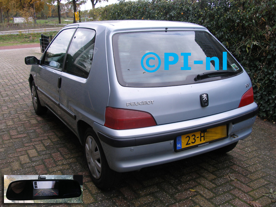 Parkeersensoren (set F 2018) ingebouwd door PI-nl in een Peugeot 106 uit 2001. De spiegeldisplay is van de set met kentekenplaatcamera en sensoren.