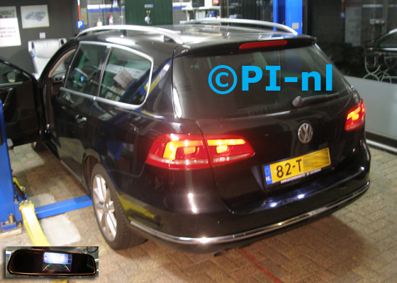 Parkeersensoren (set D 2018) ingebouwd door PI-nl in een Volkswagen Passat Variant met canbus uit 2012. De spiegeldisplay is van de set met bumpercamera en sensoren.