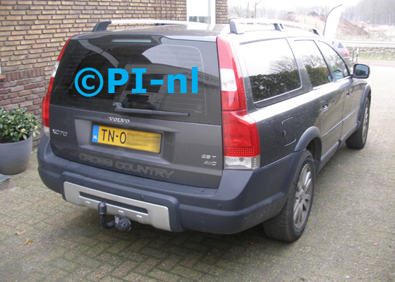 Parkeersensoren (set E 2019) ingebouwd door PI-nl in een Volvo XC70 uit 2008. De pieper werd verstopt. De sensoren werden antraciet gespoten.