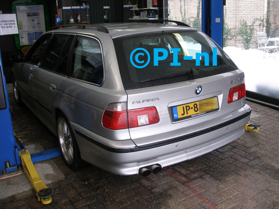 Parkeersensoren (set E 2019) ingebouwd door PI-nl in een Alpina B10 Touring (BMW E39) met canbus uit 2000. De pieper werd verstopt. Er werden twee zwarte en twee zilveren sensoren gemonteerd.