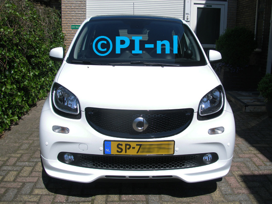 Parkeersensoren (set E 2019) ingebouwd door PI-nl in de voorbumper van een Smart Forfour Brabus uit 2018. De pieper werd voorin gemonteerd. Er werden standaard witte sensoren gemonteerd.
