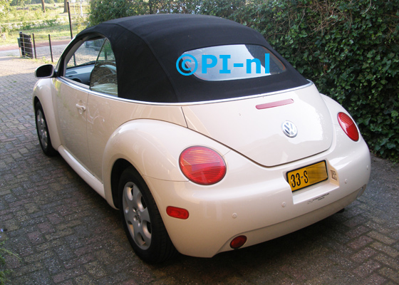Parkeersensoren (set E 2019) ingebouwd door PI-nl in een Volkswagen New Beetle Cabrio uit 2003. De pieper werd voorin gemonteerd.