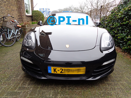 Camera (bumpercamera-set 2021) ingebouwd door PI-nl in de voorbumper van een Porsche Boxster 2.7 Cabriolet uit 2014. De beeldweergave werd aan het eigen scherm gekoppeld.