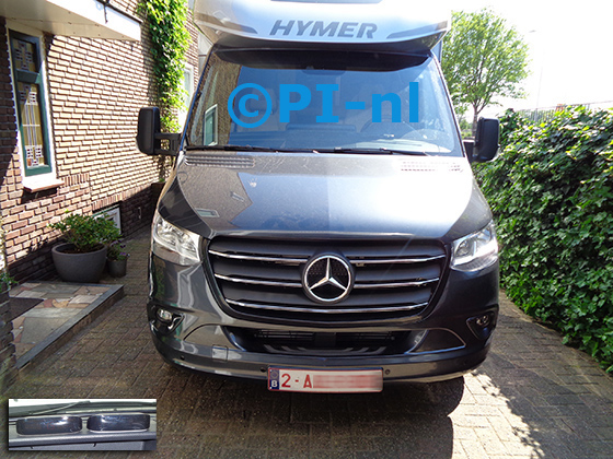 Parkeersensoren (set A 2021) ingebouwd door PI-nl in de voorbumper van een Mercedes-Benz Sprinter Hymer Camperina B680 camper (NIEUW) uit 2021. De display werd op het dashboard gemonteerd.