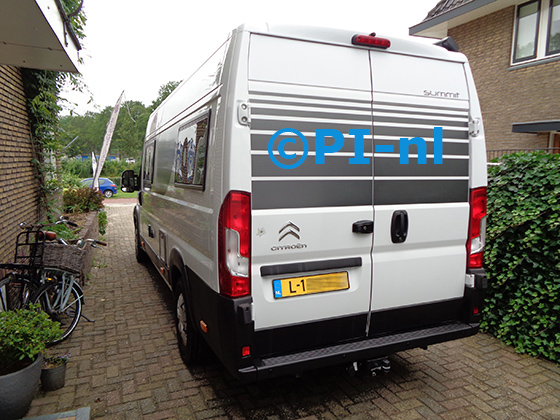 Parkeersensoren (set E 2021) ingebouwd door PI-nl in een Citroen Jumper camperbus met canbus uit 2018. De pieper werd voorin gemonteerd.