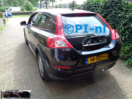 Parkeersensoren (set F 2021) ingebouwd door PI-nl in een Volvo C30 Advantage met canbus uit 2012. De spiegeldisplay is van de set met kentekenplaatcamera en sensoren.