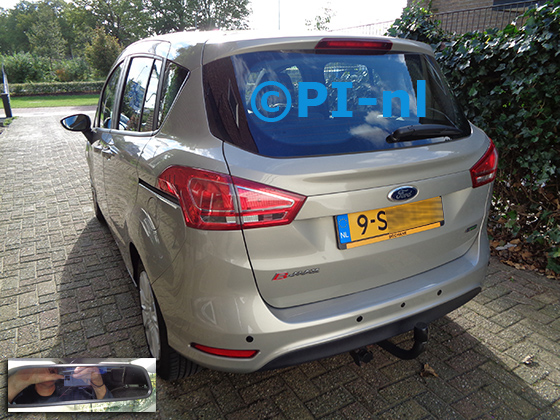 Parkeersensoren (set D 2021) ingebouwd door PI-nl in een Ford (Focus) B-Max met canbus uit 2013. De spiegeldisplay is van de set met bumpercamera en sensoren.