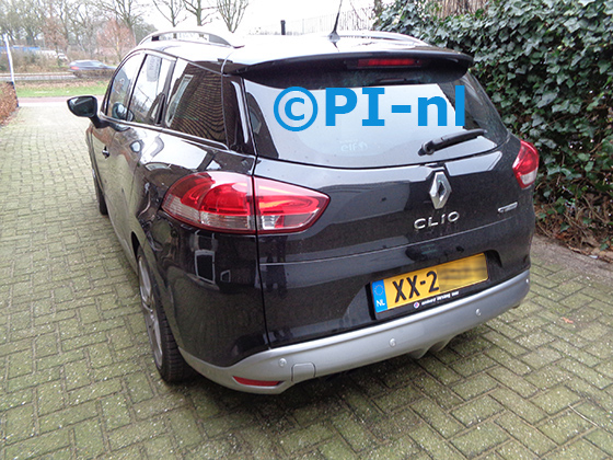 Parkeersensoren (set E 2022) ingebouwd door PI-nl in een Renault Clio Estate GT uit 2014. De pieper werd voorin gemonteerd. Er werden standaard zilveren sensoren gemonteerd.