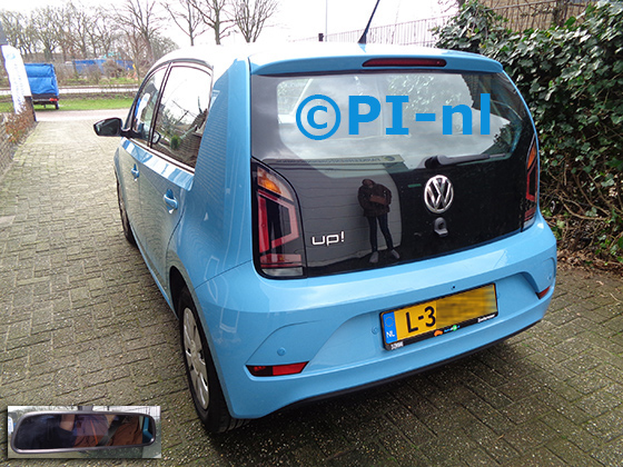 Parkeersensoren (set D 2022) ingebouwd door PI-nl in een Volkswagen Up! met canbus uit 2018. De spiegeldisplay is van de set met bumpercamera en sensoren.