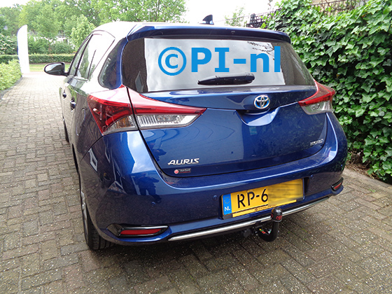 Parkeersensoren (set E 2022) ingebouwd door PI-nl in een Toyota Auris Hybrid met canbus uit 2018. De pieper werd voorin gemonteerd.