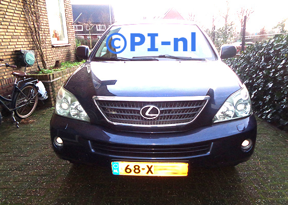 Parkeersensoren (set E 2023) ingebouwd door PI-nl in de voorbumper van een Lexus RX400H uit 2007. De pieper werd voorin gemonteerd.