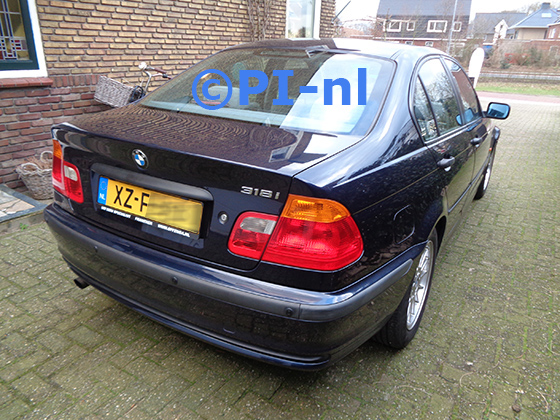 Parkeersensoren (set E 2023) ingebouwd door PI-nl in een BMW 318i uit 1999. De pieper werd voorin gemonteerd.