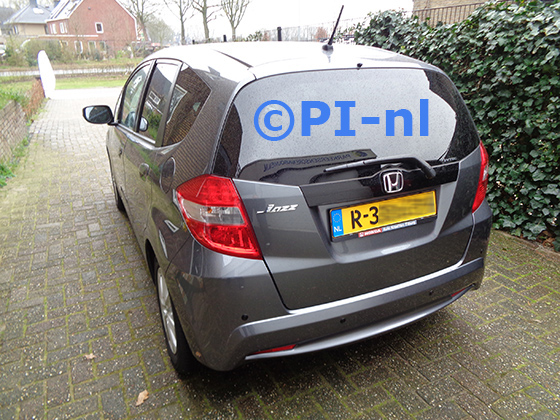Parkeersensoren (set E 2023) ingebouwd door PI-nl in een Honda Jazz uit 2013. De pieper werd voorin gemonteerd.